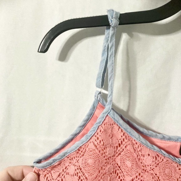 Rue21 Women's M Pink Crocheted Crop Top with Blue Trim - Picture 6 of 9